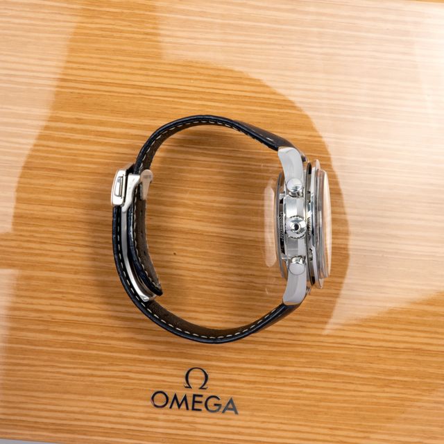 Omega Speedmaster Moonphase 304.33.44.52.03.001 Image 2